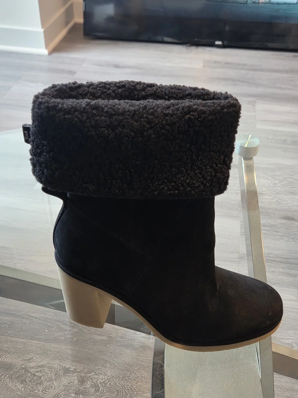 Dolce Vita Caddle Plush Heel Cozy Booties Black Nubuck Suede Womens Size 8